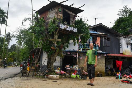 PONDOK ATAS POKOK SEBAGAI TEMPAT PERLINDUNGAN SEMENTARA
