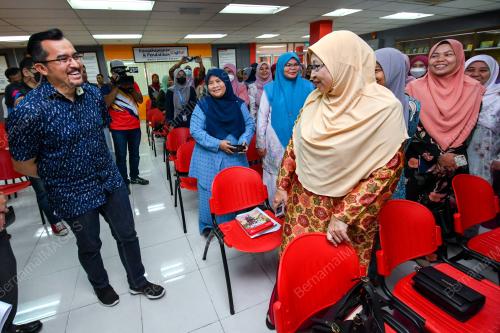 DATUK DR ASYRAF WAJDI DUSUKI