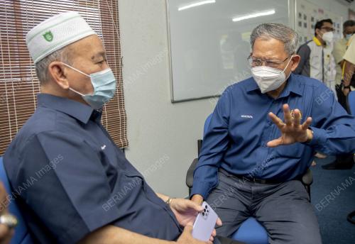 DATUK SERI MUSTAPA MOHAMED