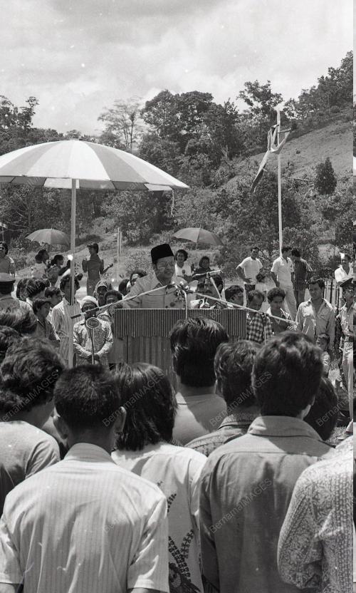 DR. MAHATHIR MOHAMAD