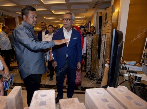 DATUK SERI MOHD REDZUAN YUSOF