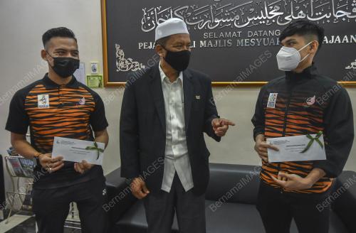WAN ROSLAN WAN HAMAT
