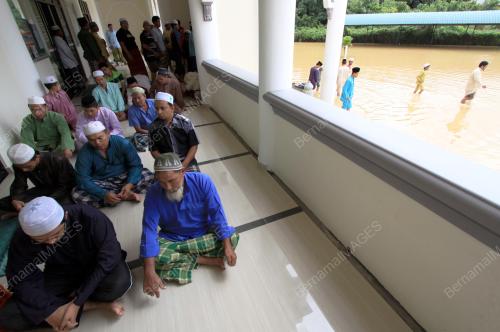 KB04_19122014_MASJID_BANJIR