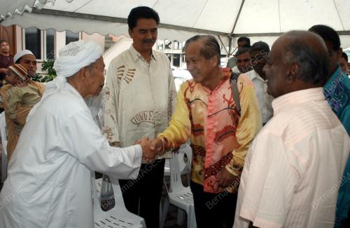 NIK AZIZ NIK MAT