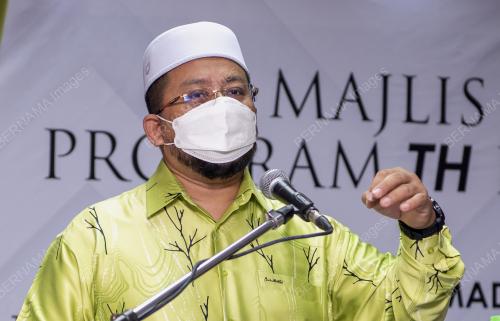 DATUK AHMAD MARZUK SHAARY