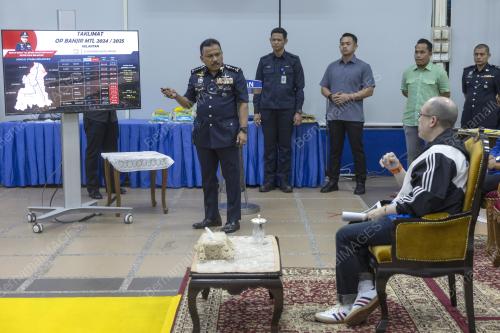 TENGKU MUHAMMAD FAKHRY PETRA