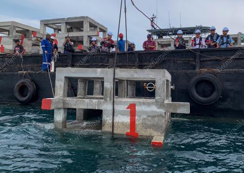 TUKUN TIRUAN KUBOID PENGHALANG PUKAT TUNDA