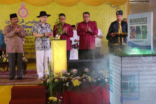 TENGKU MUHAMMAD FAKHRY PETRA