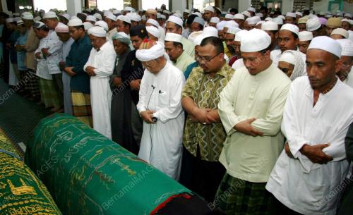 NIK ABDUL AZIZ NIK MAT