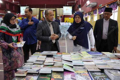 KEMBARA MAJALAH DALAM KELAS