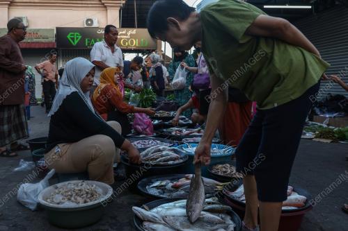PENIAGA WANITA PASAR SITI KHADIJAH