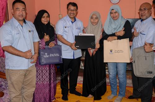 SUMBANGAN UNIVERSITI MALAYA