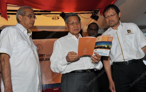 DATUK SERI MUSTAPA MOHAMED