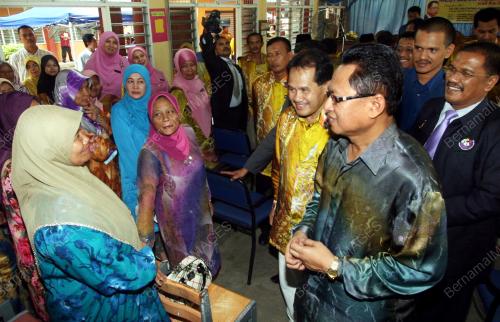 DR FUAD ZARKASHI