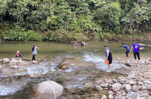 INAP DESA PULAU MANIS