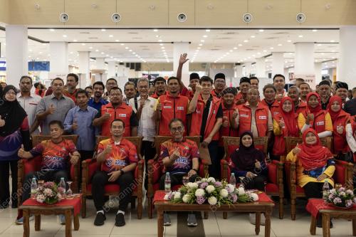 DATUK SERI DR DZULKEFLY AHMAD