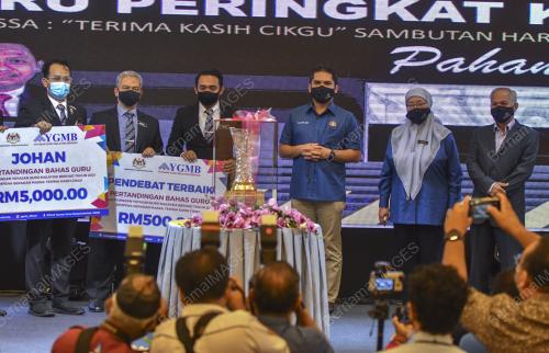 SENATOR DATUK DR MOHD RADZI MD JIDIN