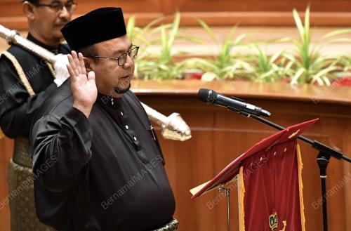 KB04_28062018_SUMPAH_ADUN_BN201805279412_03