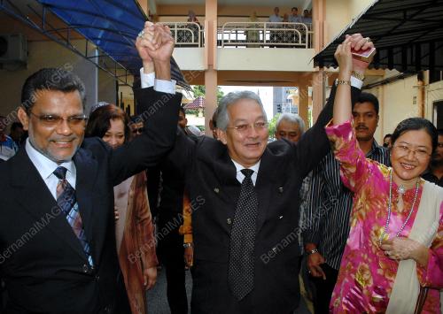NIK SAPEIA NIK YUSOFF