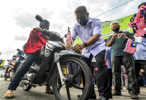DATUK SERI TAKIYUDDIN HASSAN