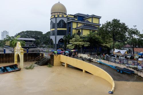 SUNGAI KELANTAN TAMBATAN D'RAJA