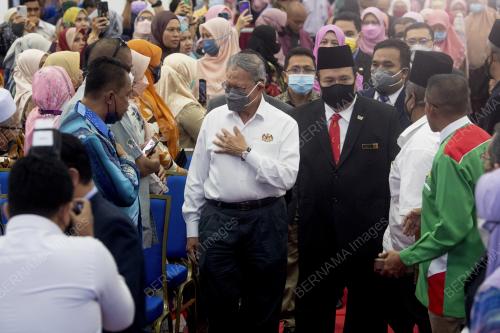 DATUK SERI MUSTAPA MOHAMED