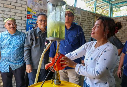 PROGRAM PENGEDARAN BARANG PERLU