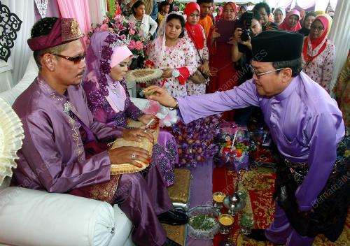 KB04_29102012_OKU_KAHWIN