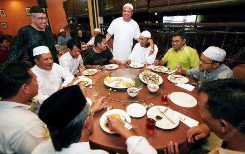 AHMAD SUKIMI IBRAHIM