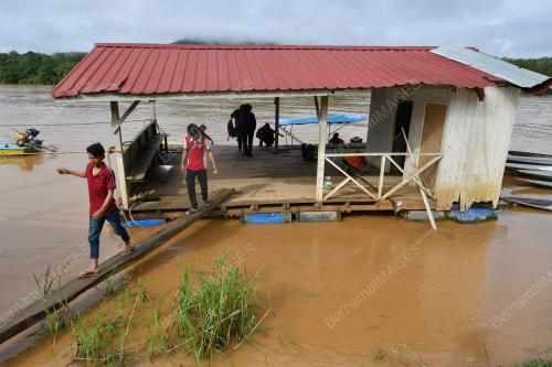 PARAS AIR SUNGAI KELANTAN