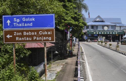 PINTU SEMPADAN MALAYSIA-THAILAND
