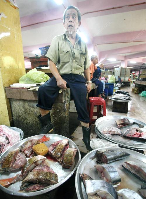 PENJUAL IKAN