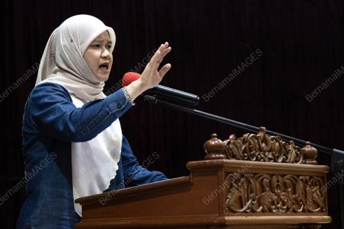 FADHLINA SIDEK