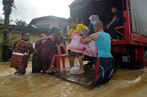 KB05_04012017_BANJIR_BOMBA