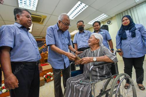 DATUK ZAMRI YAAKOB