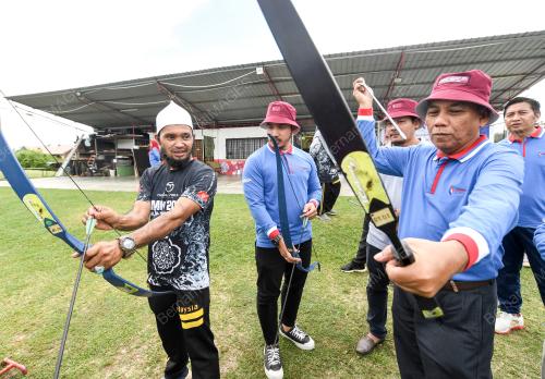 DATUK ZAZALI HARON