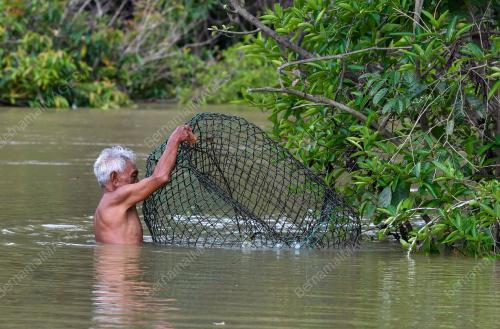 TINJAUAN BANJIR DI KAMPUNG TERSANG