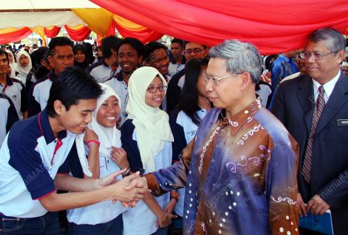 DATUK MUSTAPA MOHAMED