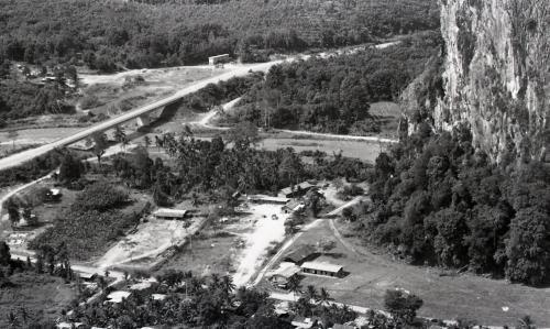 LEBUHRAYA TIMUR BARAT