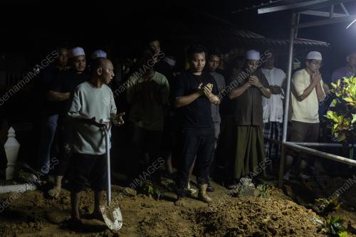 PENGEBUMIAN MANGSA SUV TERJATUH DALAM GAUNG