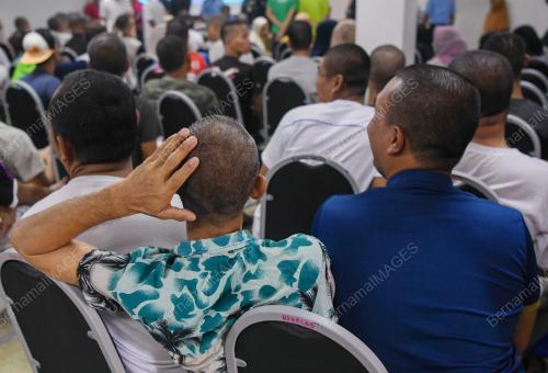 PELEPASAN BANDUAN SECARA BERLESEN