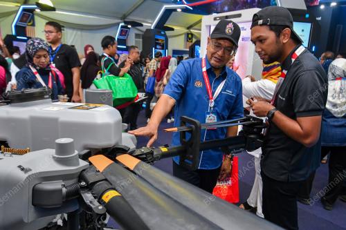DATUK SERI HASNOL ZAM ZAM AHMAD