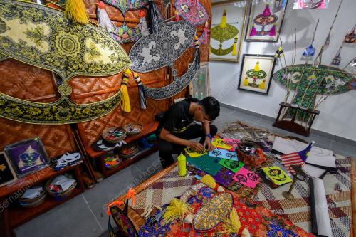 LAMAN WARISAN KAMPUNG LAUT