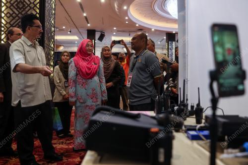 DATUK NOR YAHATI AWANG