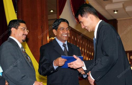 DATUK DR.MOHD.ISMAIL MERICAN