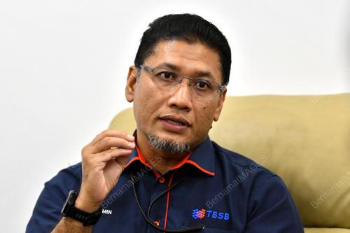 NUR HASMIN KAMAROLLZAMAN
