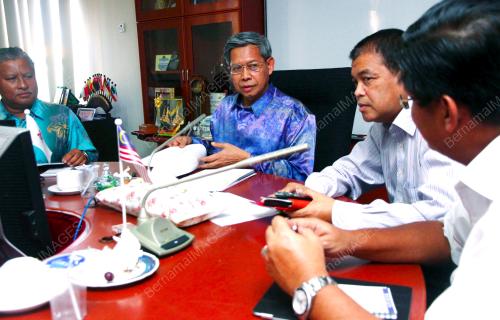 DATUK SERI MUSTAPA MOHAMED