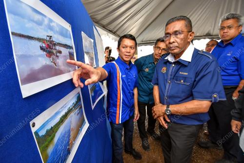 DATUK SERI TAKIYUDDIN HASSAN