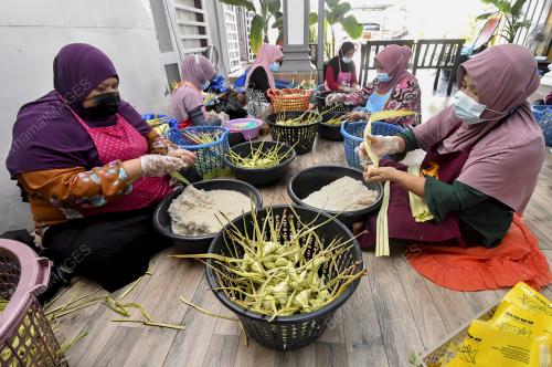 KETUPAT PALAS