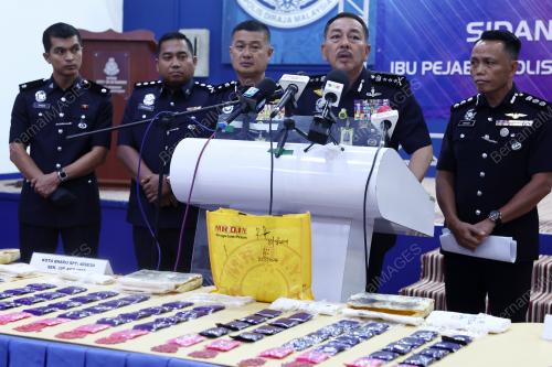 DATUK MUHAMAD ZAKI HARUN